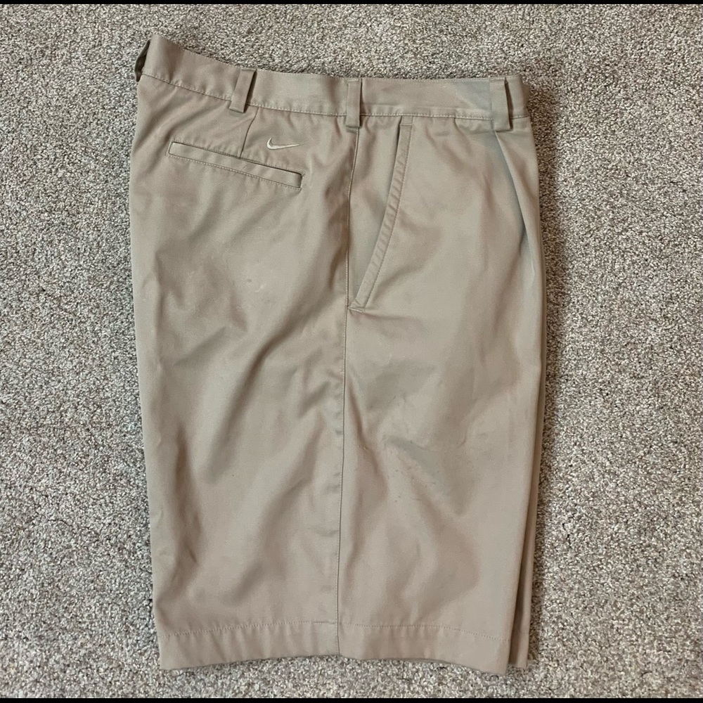 Mens NIKE Khaki PLEATED Dri Fit GOLF SHORTS  34